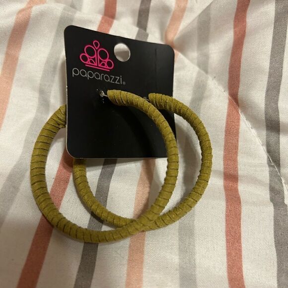 NWT Paparazzi Jewelry Hoop Earrings - Picture 6 of 6